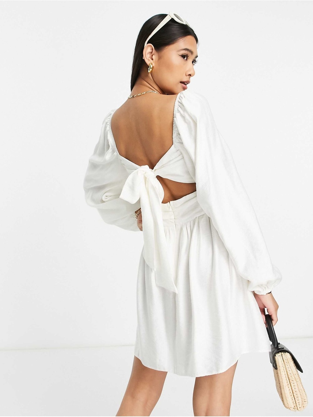 TOPSHOP Twist Cut Out Mini Tea Dress in Ivory - Picture 3 of 8